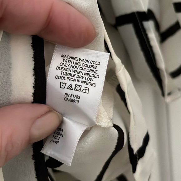 Maurice’s Atwood 3/4 Sleeve Blouse White with Black 4X NWT - Picture 6 of 6